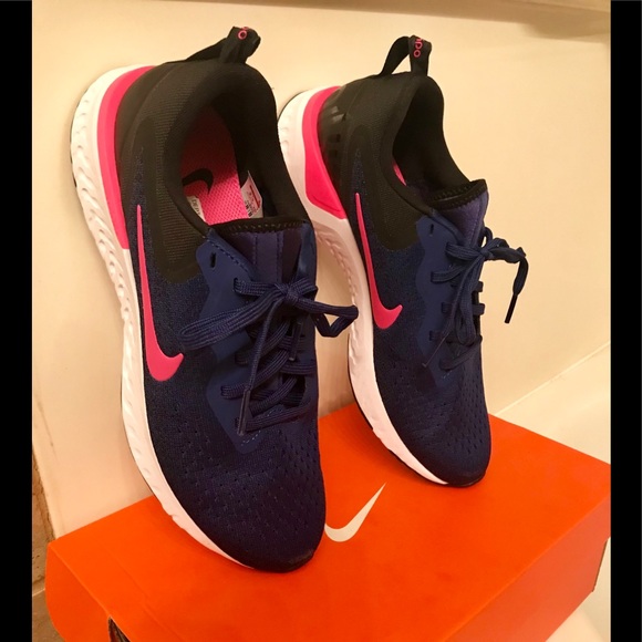 Nike Women’s Odyssey React Athletic Shoe - Picture 3 of 8